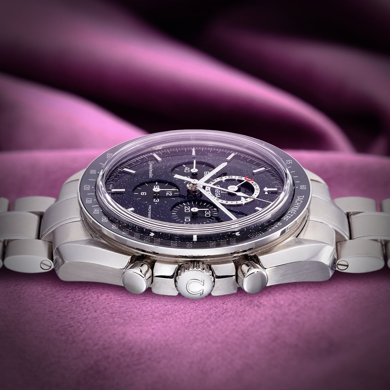 Omega Speedmaster Moonwatch Professional Moonphase 311.30.44.32.01.001